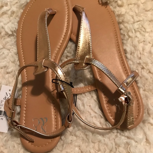 Sandals - Picture 3 of 4